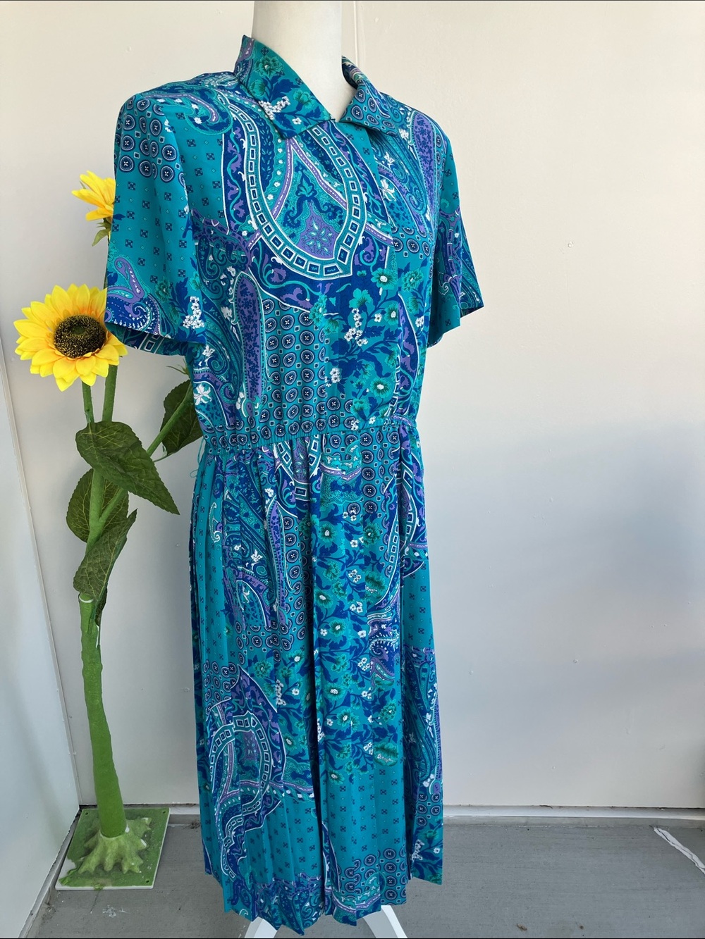 Vintage 80s 90s Leslie Fay Blue Paisley, Floral, and Abstract Print Blue Dress